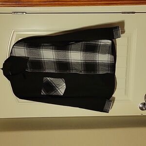 Unique Black and White Plaid Button-Up Shirt Size M. Excellent Condition